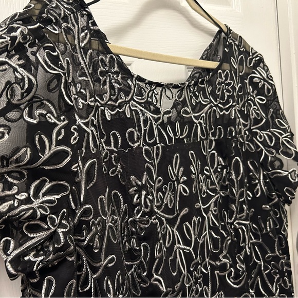 /NWT - for occasion- dress black & white embroidery. Bottom lining, tule,lining - Picture 3 of 9
